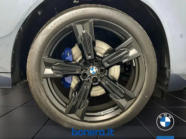 BMW X3 view 12