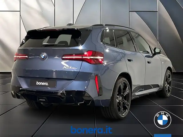 BMW X3 view 5