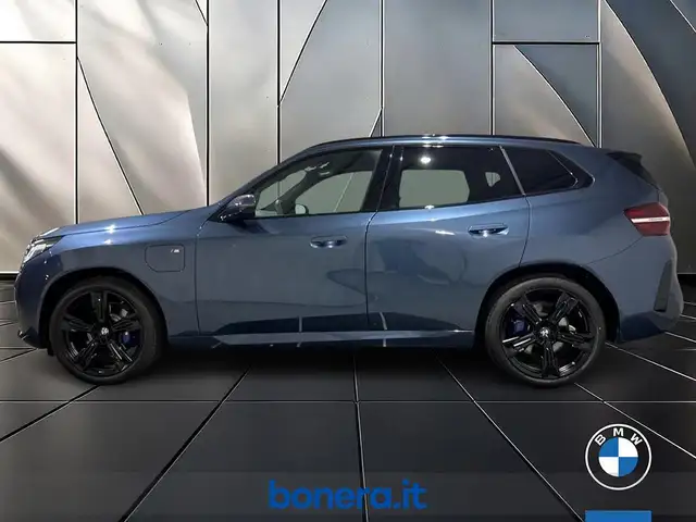 BMW X3 view 8
