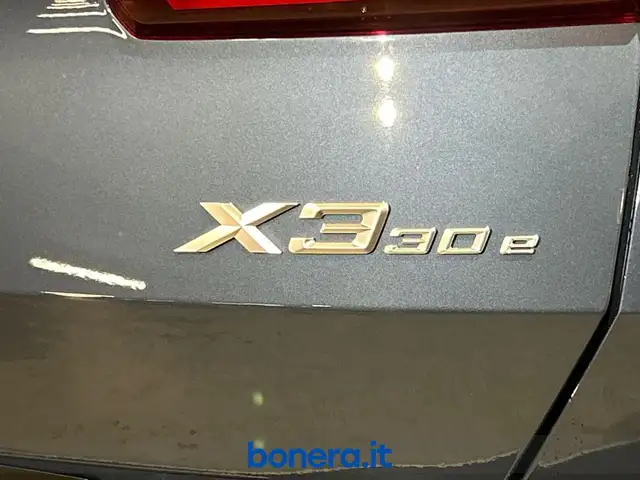 BMW X3 view 9