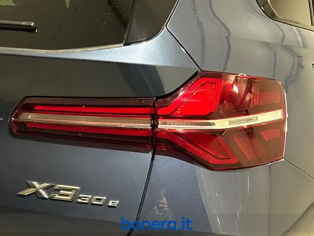 BMW X3 view 11