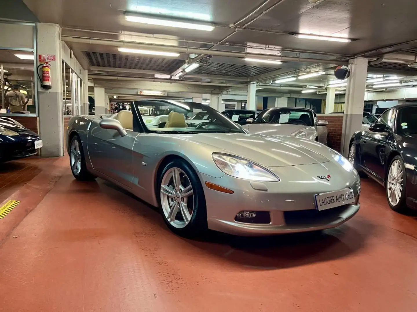 Chevrolet Corvette C6 6.2 V8 437 Grau - 2
