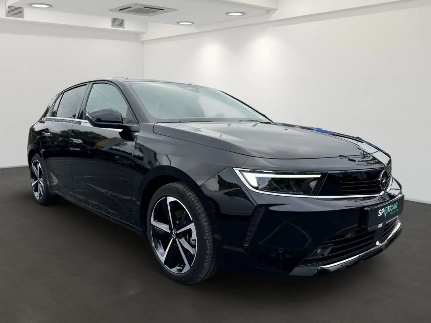 Opel Astra 1.2 Turbo 130PS Elegance - 2