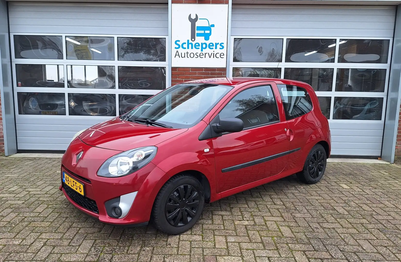 Renault Twingo 1.2-16V Authentique - Allseason banden | Bluetooth Rood - 1