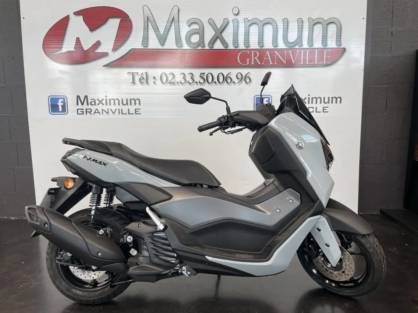 Yamaha NMAX Gris - 1