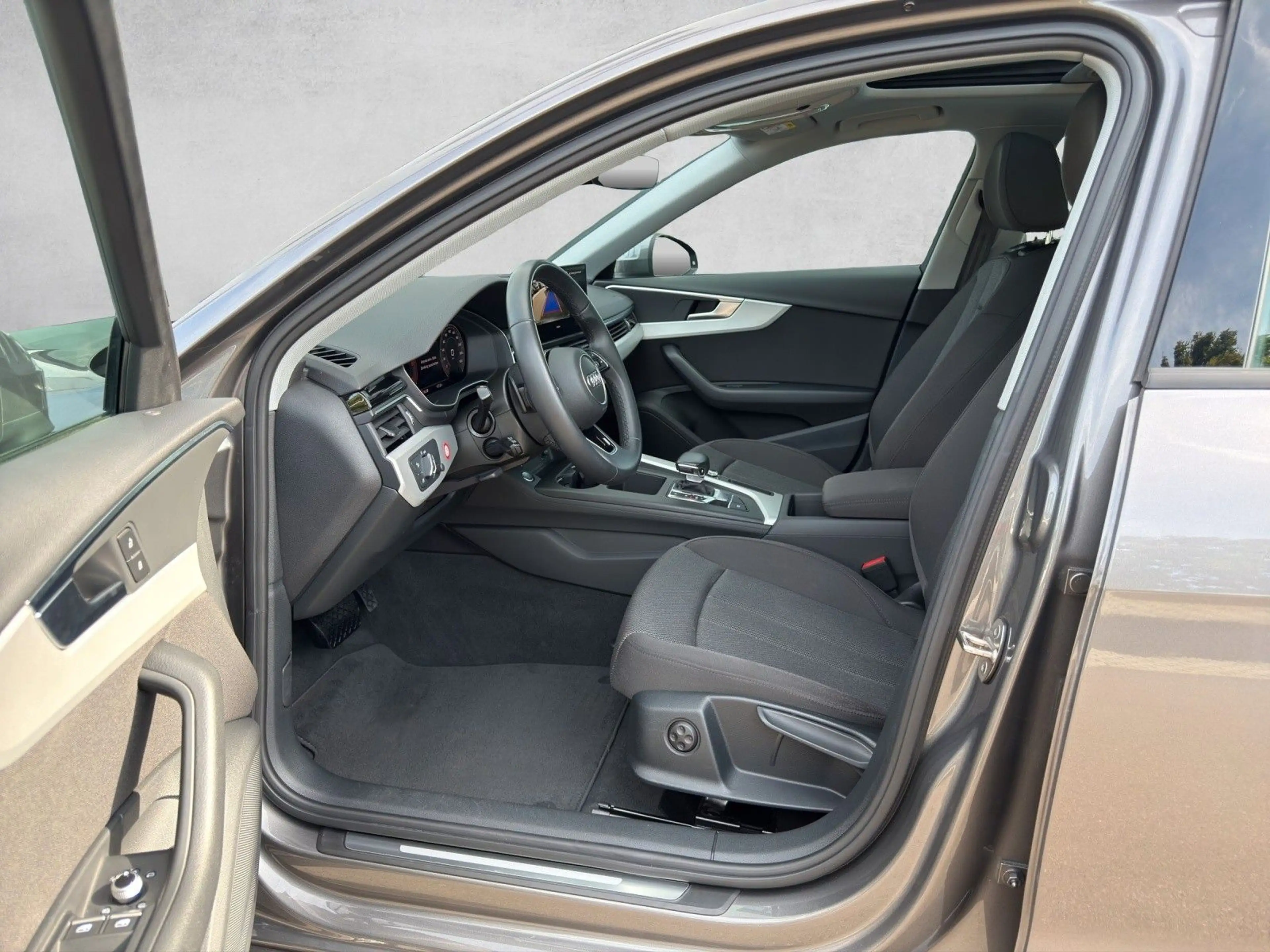 Audi A4 Lim. 30 TDI S tronic advanced|Schiebedach|DAB — photo 11