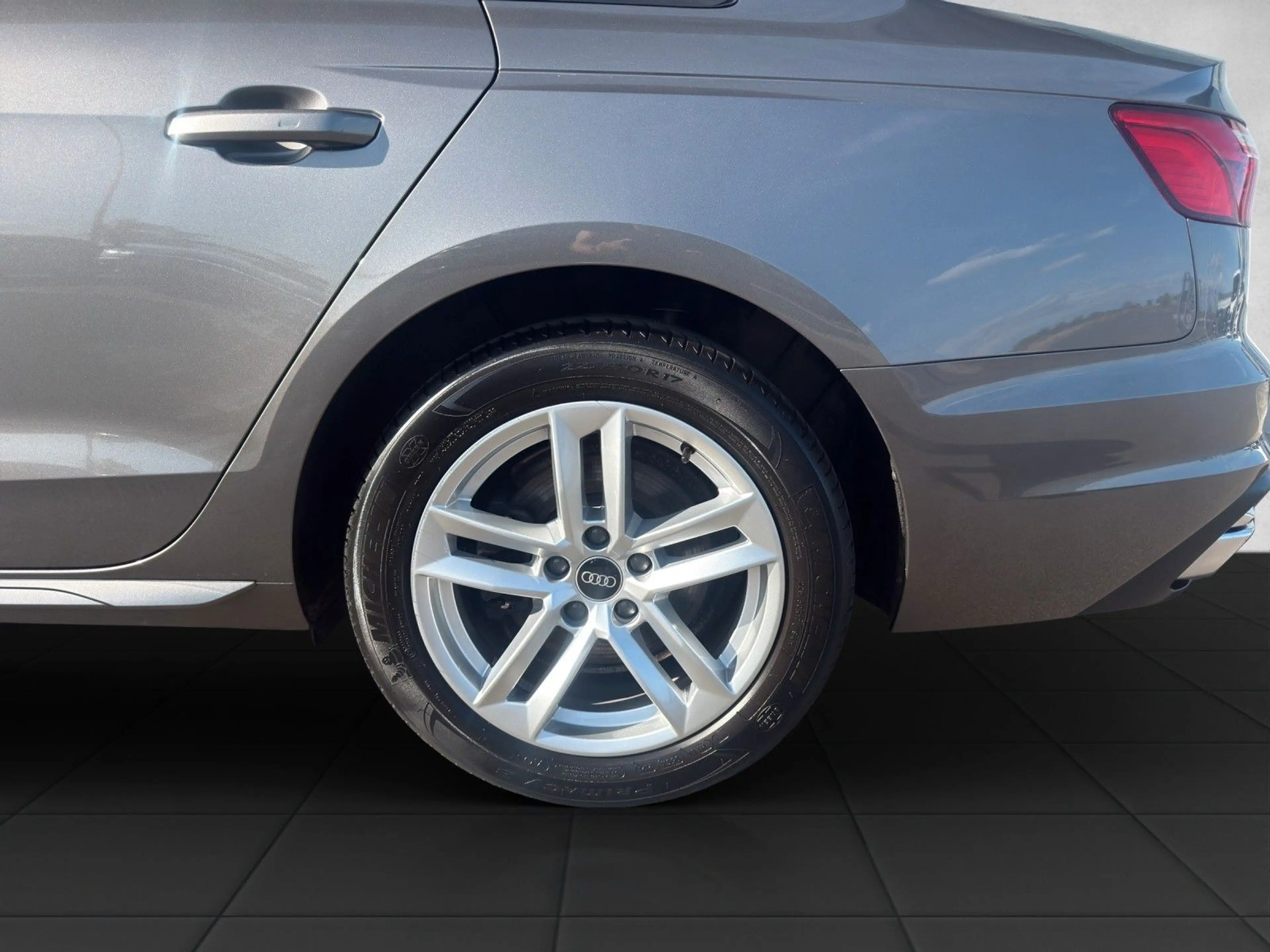 Audi A4 Lim. 30 TDI S tronic advanced|Schiebedach|DAB — photo 40