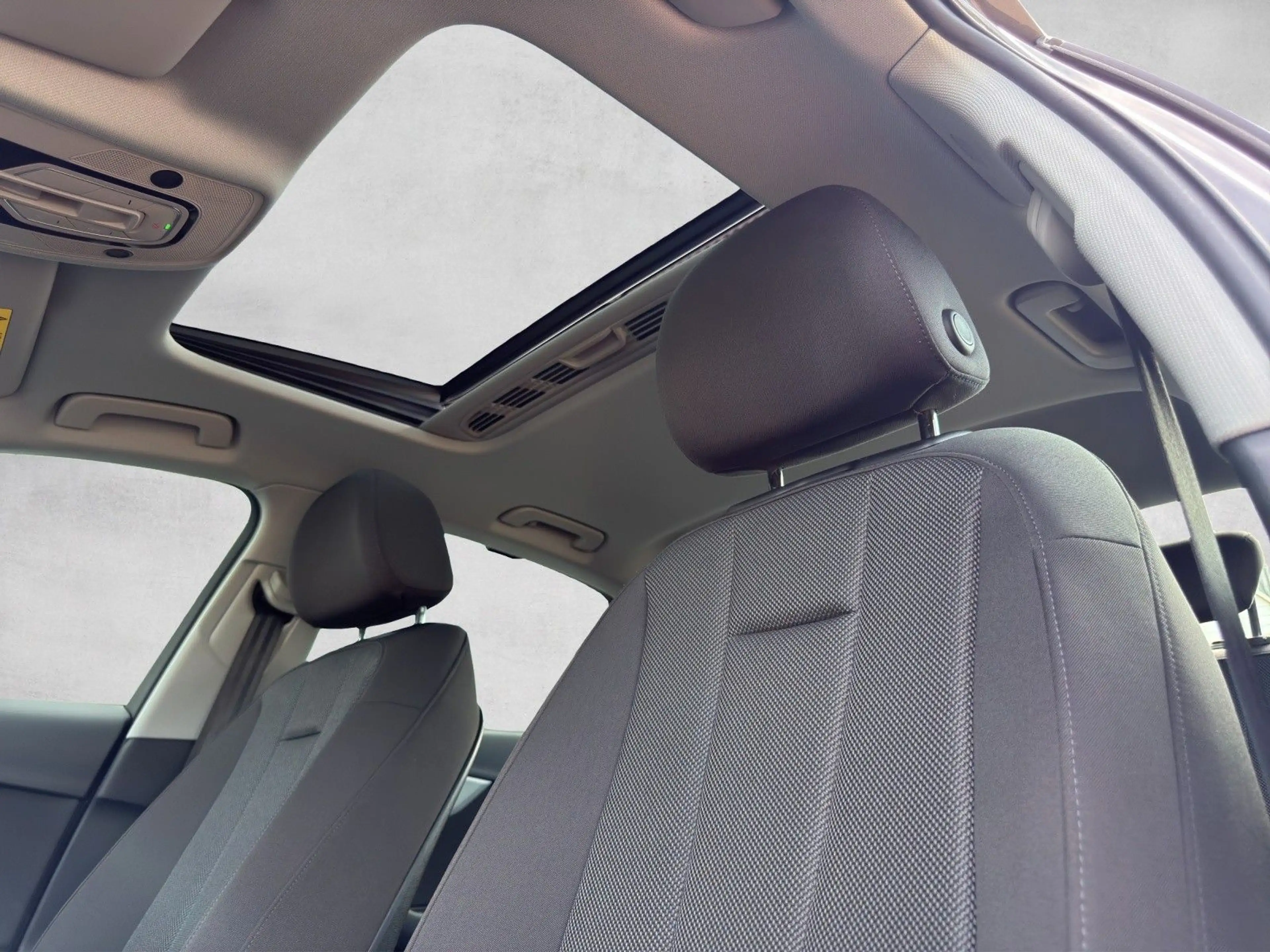 Audi A4 Lim. 30 TDI S tronic advanced|Schiebedach|DAB — photo 36