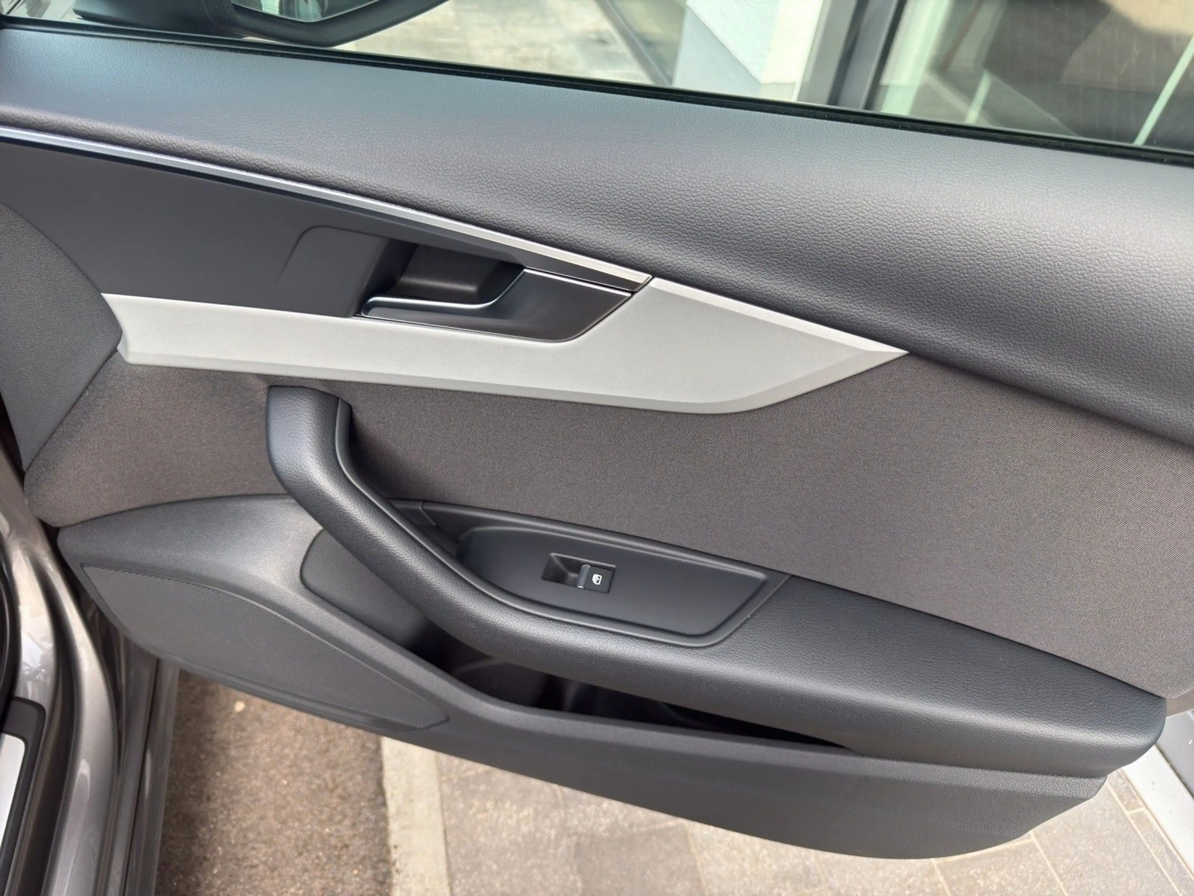 Audi A4 Lim. 30 TDI S tronic advanced|Schiebedach|DAB — photo 35