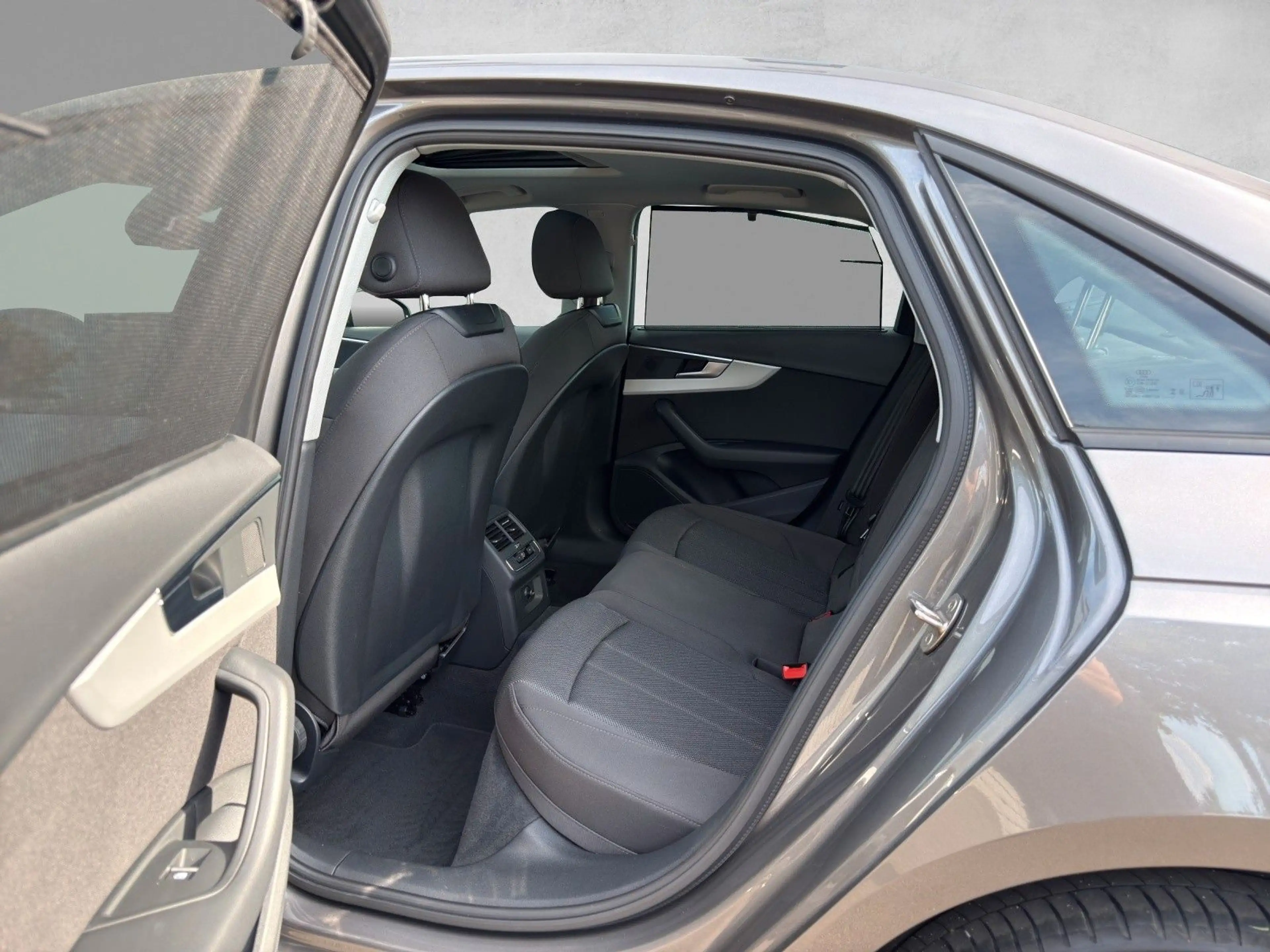 Audi A4 Lim. 30 TDI S tronic advanced|Schiebedach|DAB — photo 13