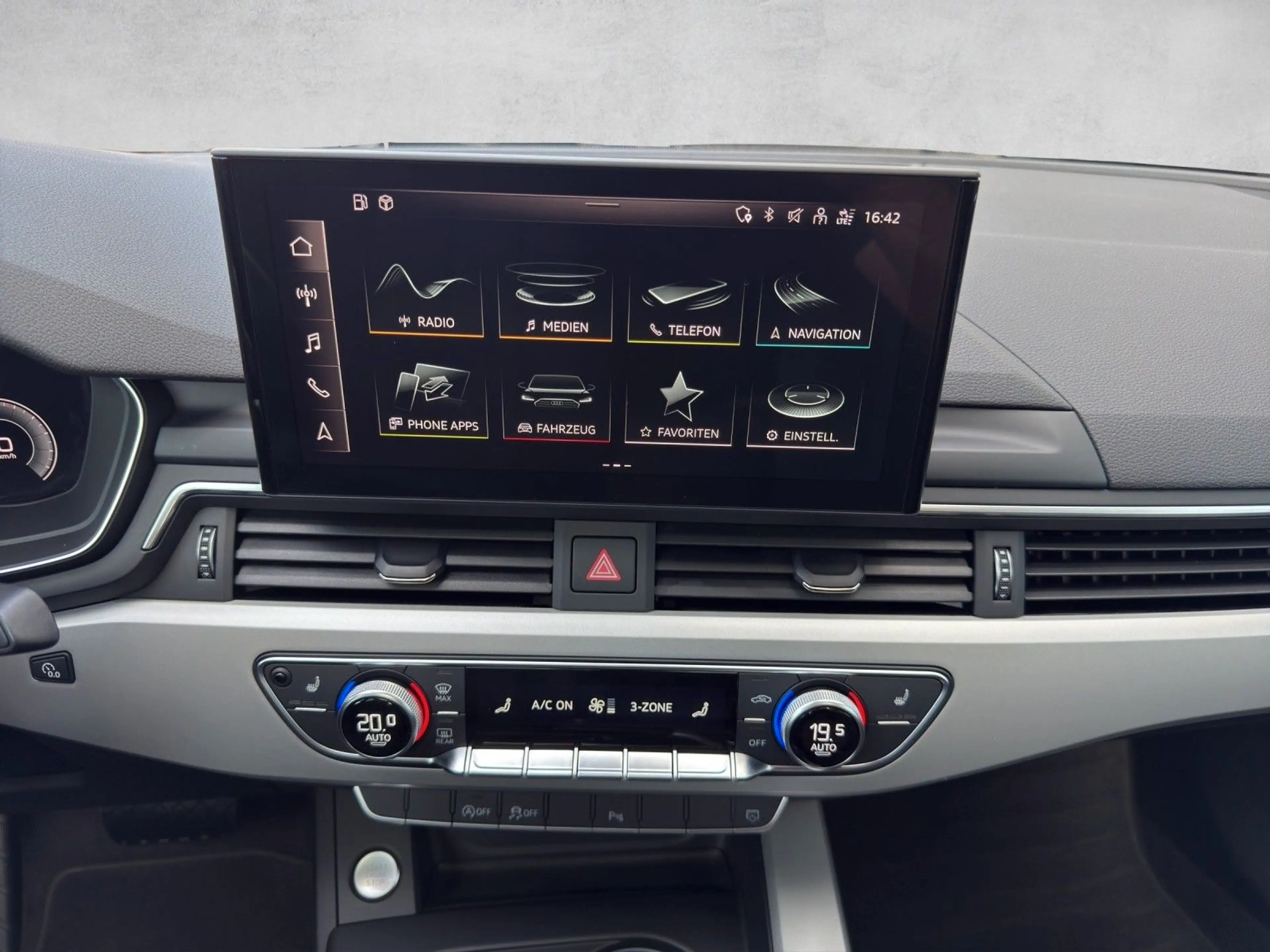 Audi A4 Lim. 30 TDI S tronic advanced|Schiebedach|DAB — photo 26