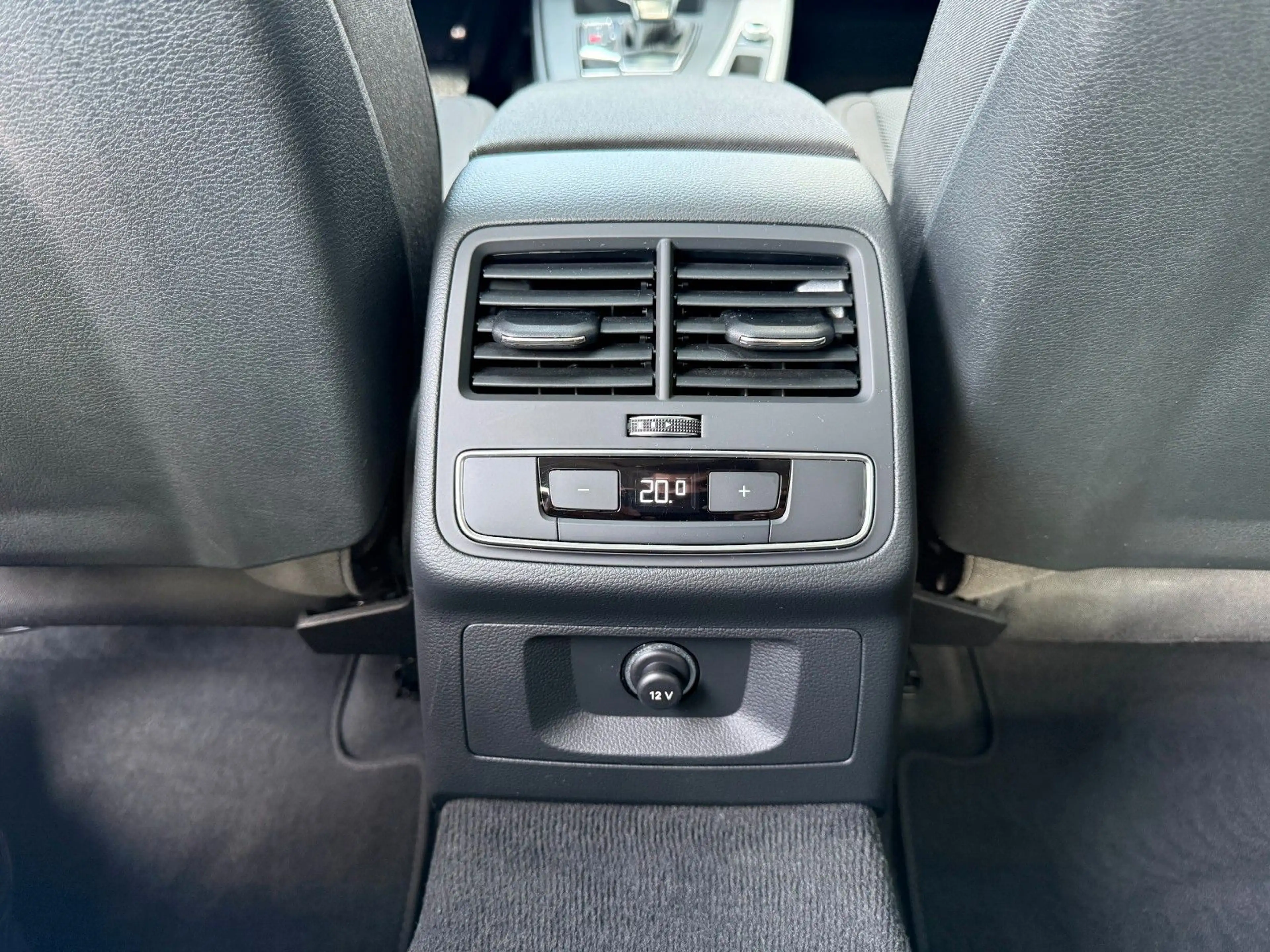 Audi A4 Lim. 30 TDI S tronic advanced|Schiebedach|DAB — photo 23
