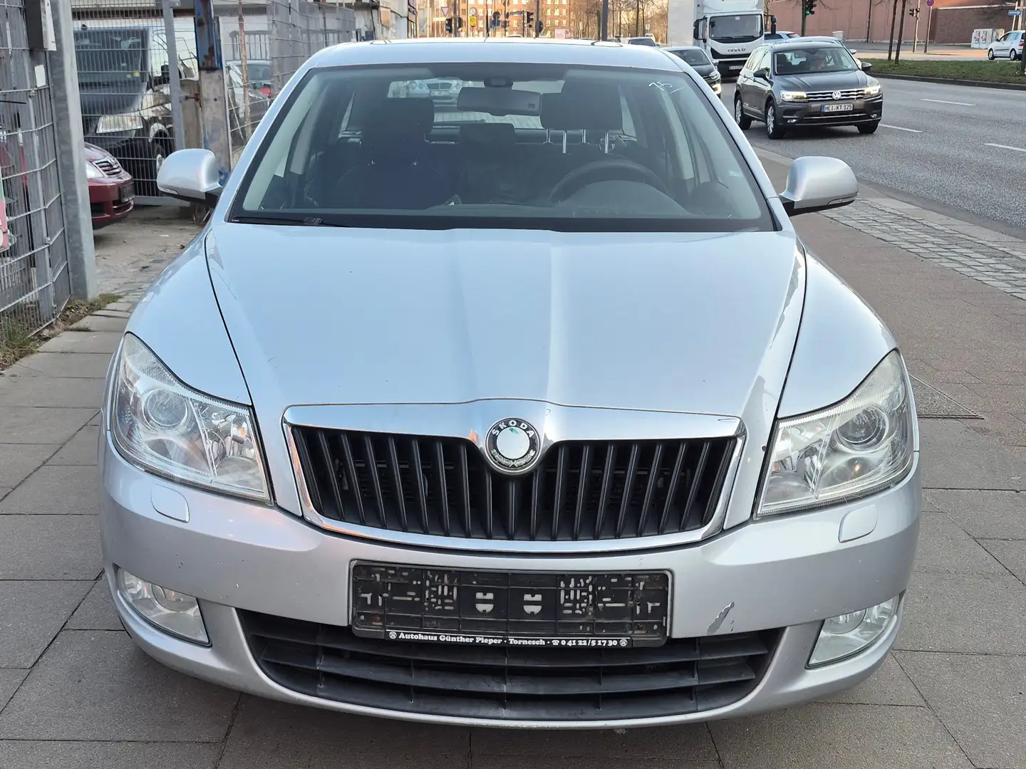 Skoda Octavia Ambiente Gris - 2