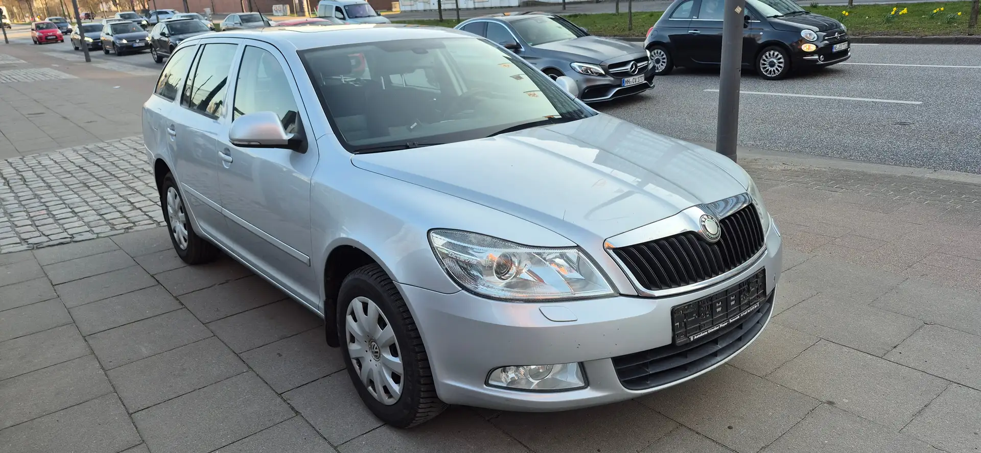 Skoda Octavia Ambiente Gris - 1