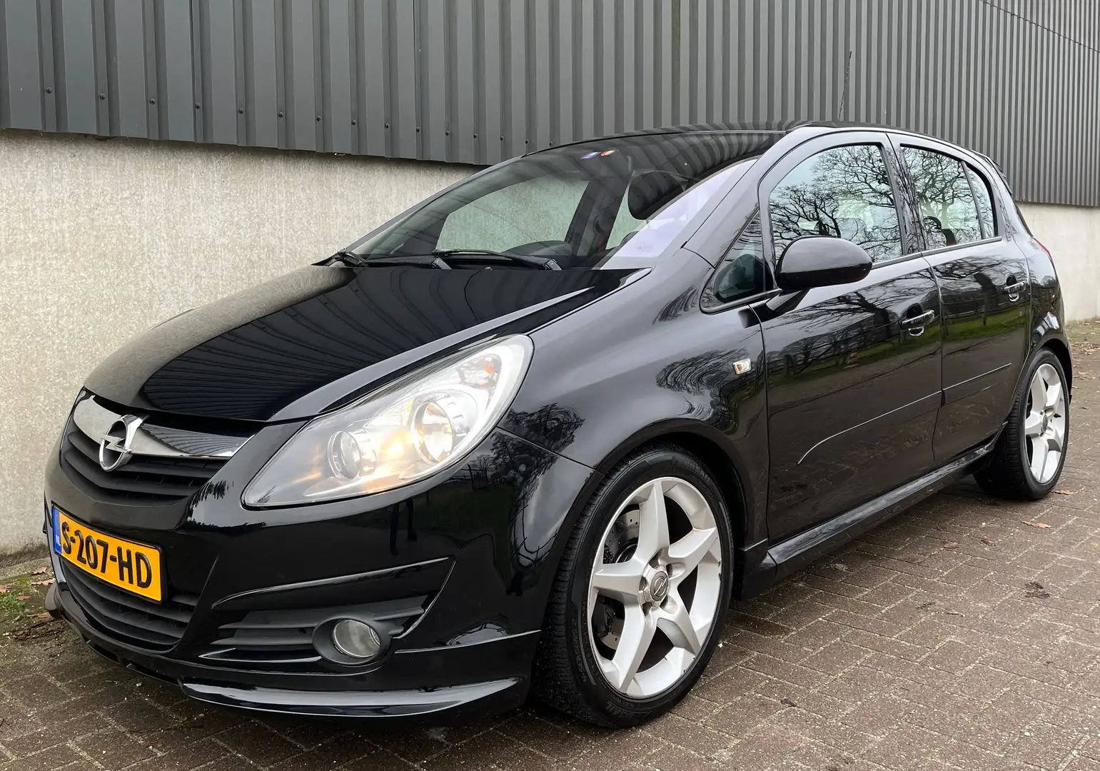 Opel Corsa Corsa 1.6 Turbo GSI Zwart - 2