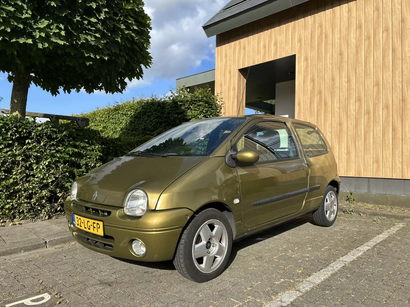 Renault Twingo 1.2-16V Privilège Amarillo - 1