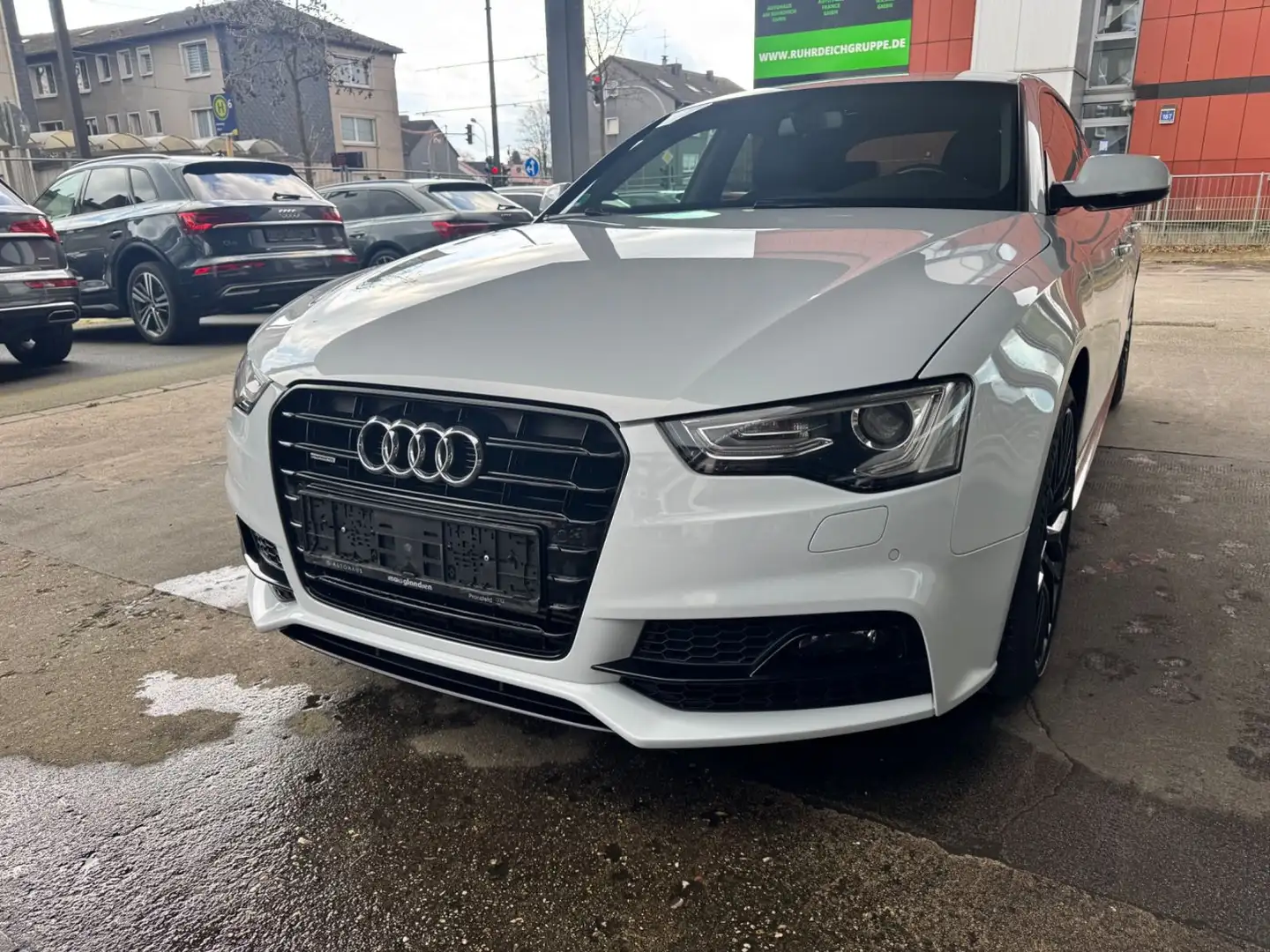 Audi A5 Sportback 2.0 TDI quattro S-Line Šedá - 1