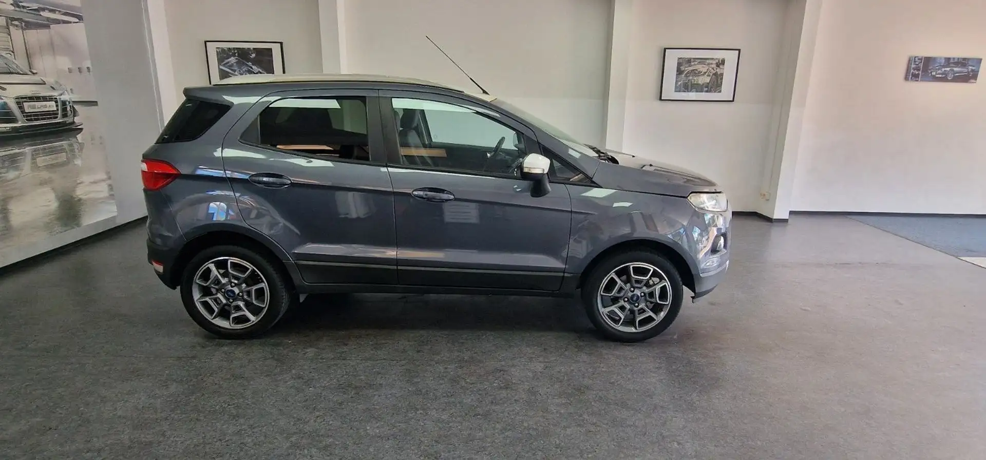 Ford EcoSport EcoSpor Titanium 59.000 km PDC TÜV 07/2027 Grau - 1