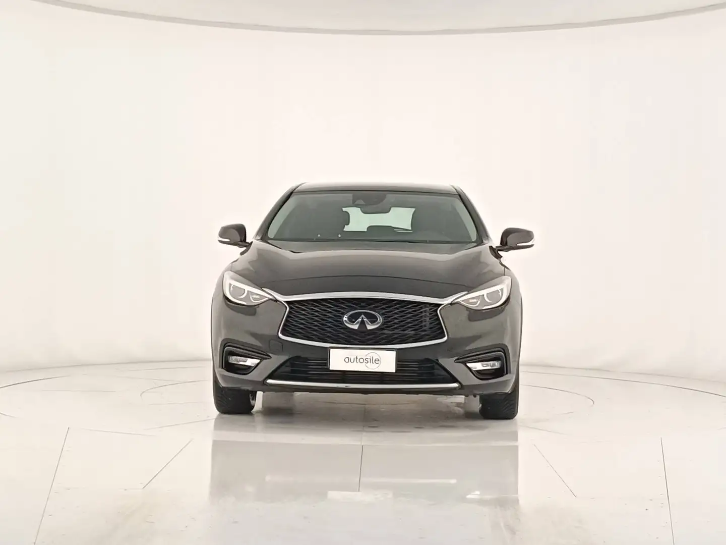 Infiniti Sonstige 1.5 D Business Schwarz - 2