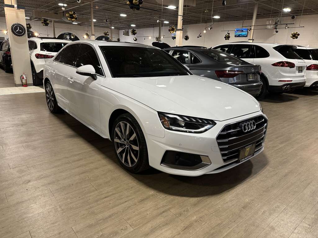 2023 Audi A4 Komfort 45 TFSI quattro — снимка 1