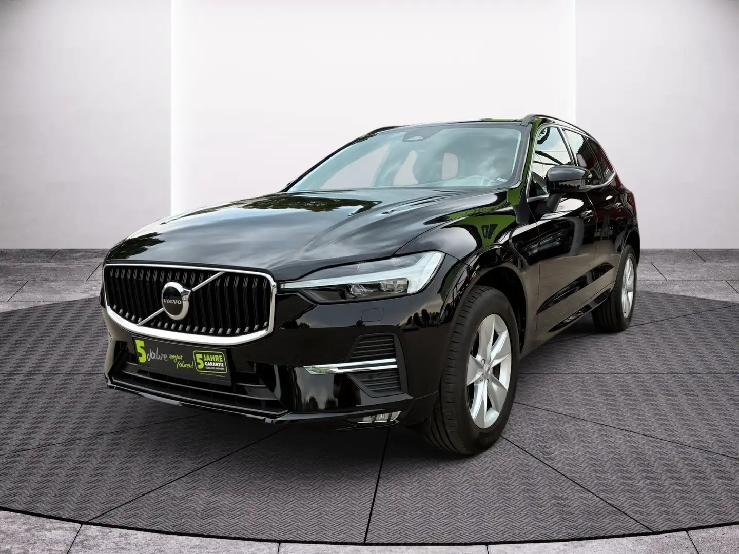 Volvo XC60 B5 (Diesel) Mild Hybr. Momentum Pro LED+LM Schwarz - 2