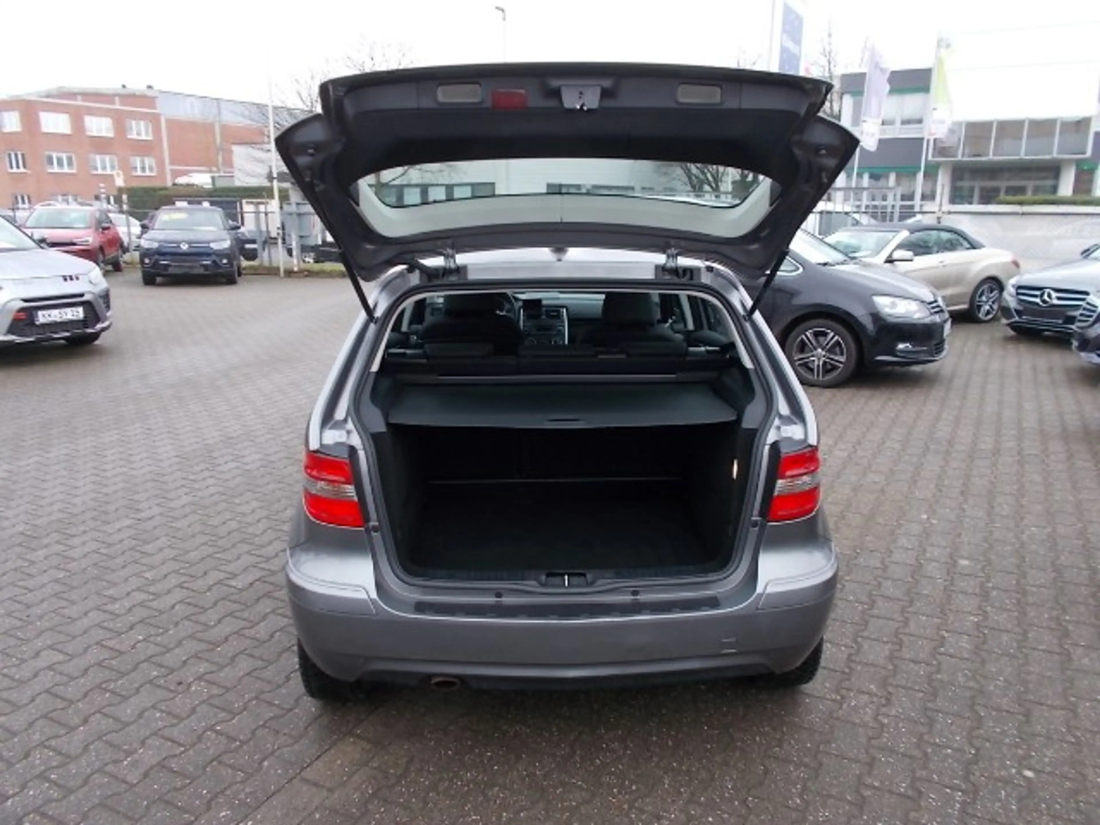 Mercedes-Benz B 180 B180, Klima, Aluf., Allwetter — photo 12