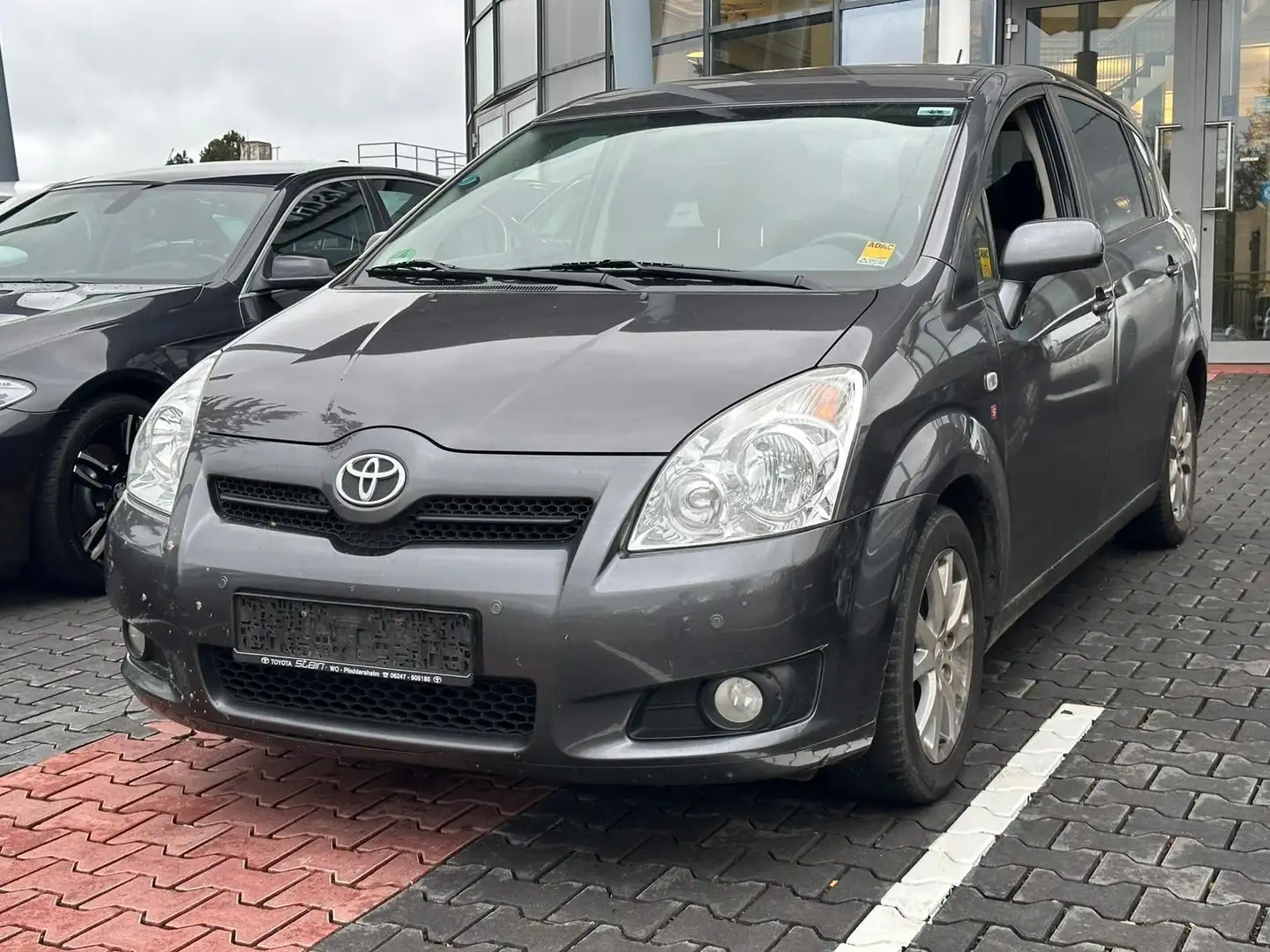 Toyota Corolla Verso 1.8 Team 7Sitzer PDC AHK Gris - 1
