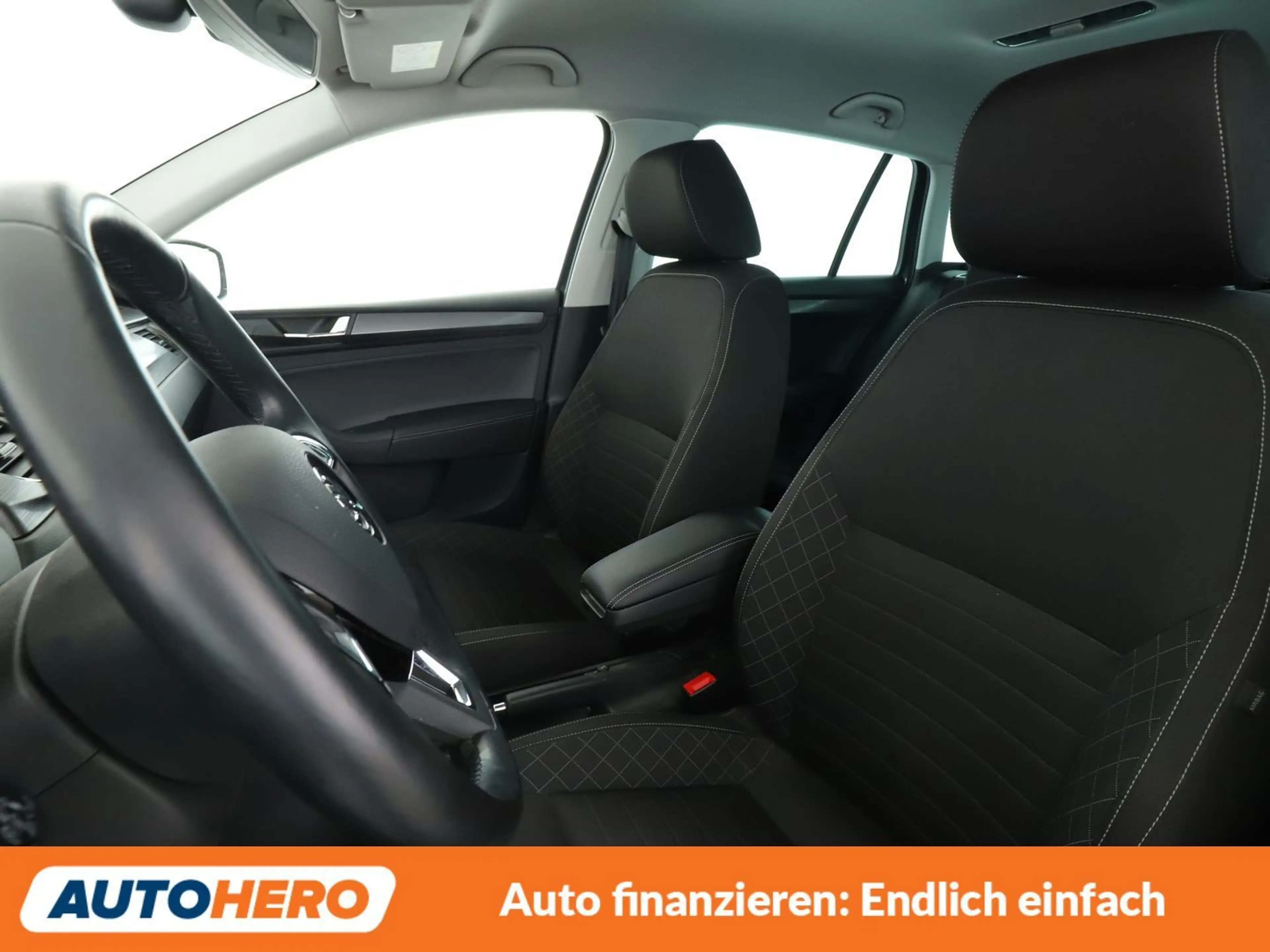 Skoda Rapid/Spaceback 1.0 TSI Style*NAVI*TEMPO*CAM*SHZ*PDC* — photo 10