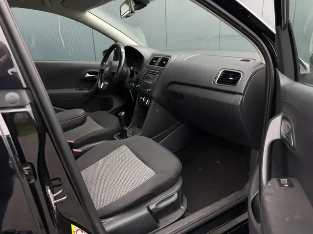 Volkswagen Polo view 17