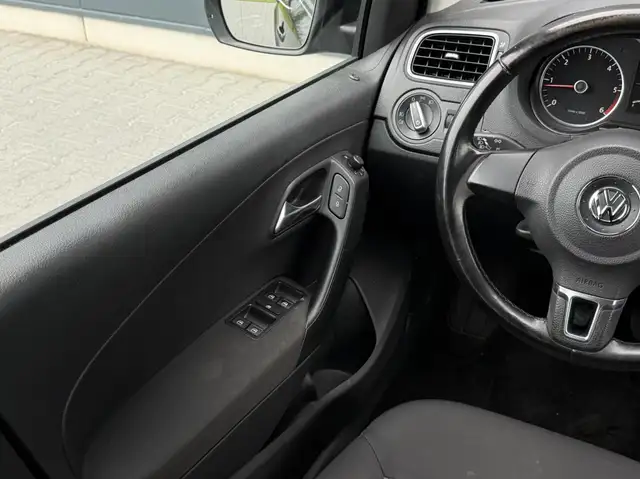 Volkswagen Polo view 21
