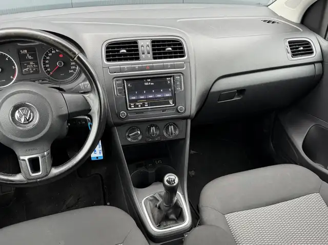 Volkswagen Polo view 22