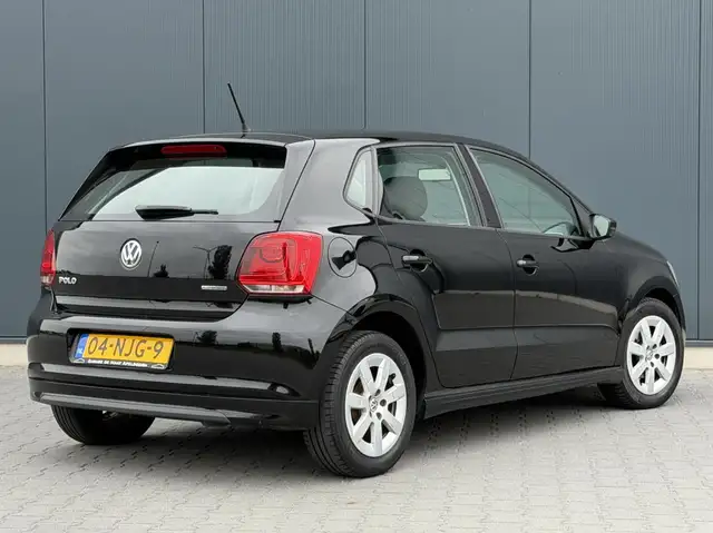 Volkswagen Polo view 4