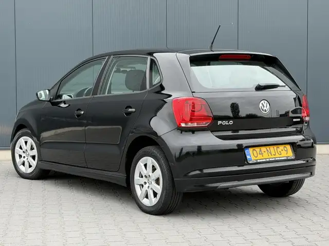 Volkswagen Polo view 3