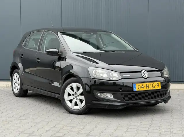 Volkswagen Polo view 2