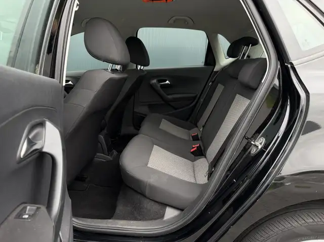 Volkswagen Polo view 19