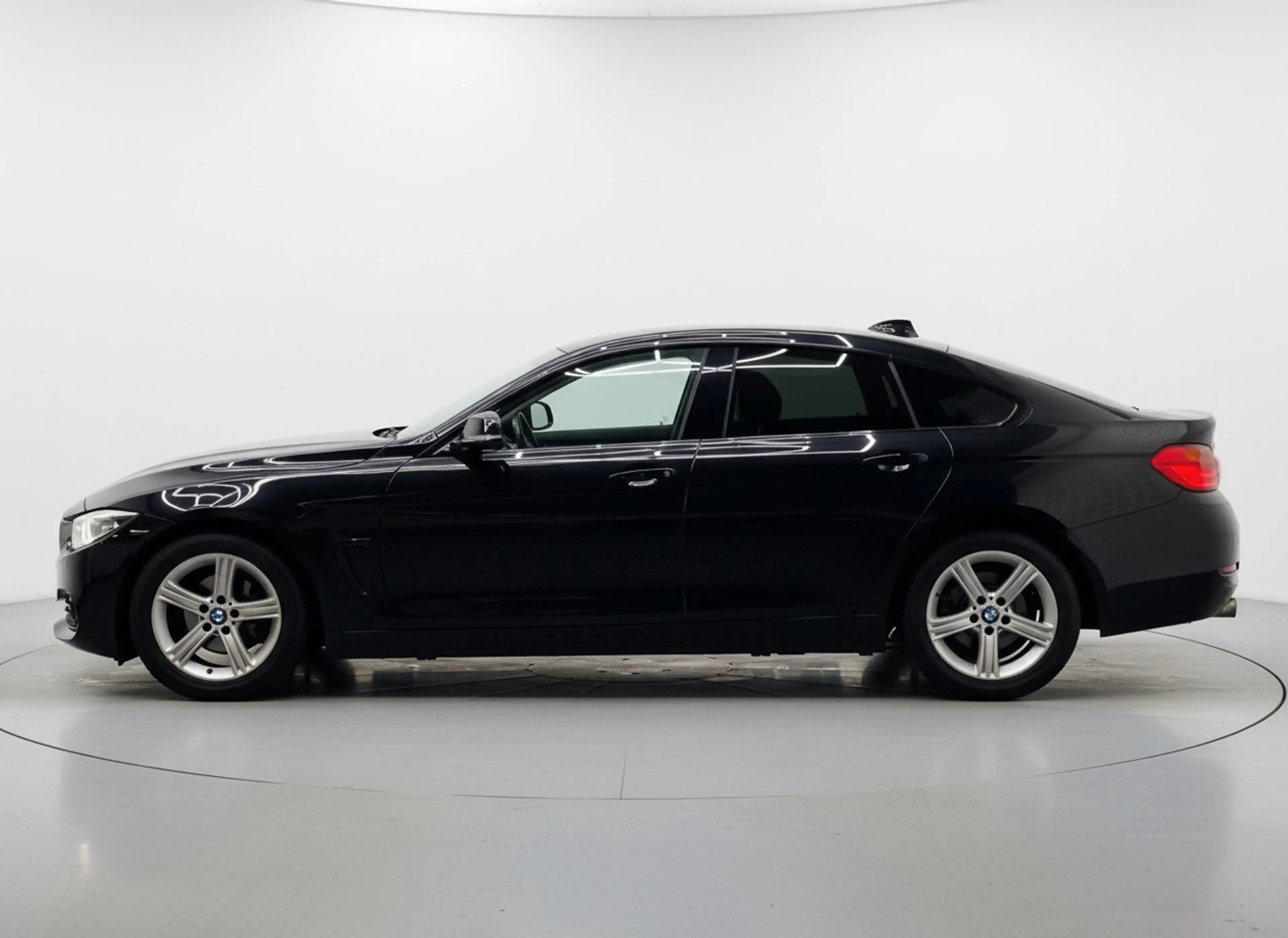 BMW 418 4-serie Gran Coupé 418i Centennial High Executive — photo 5