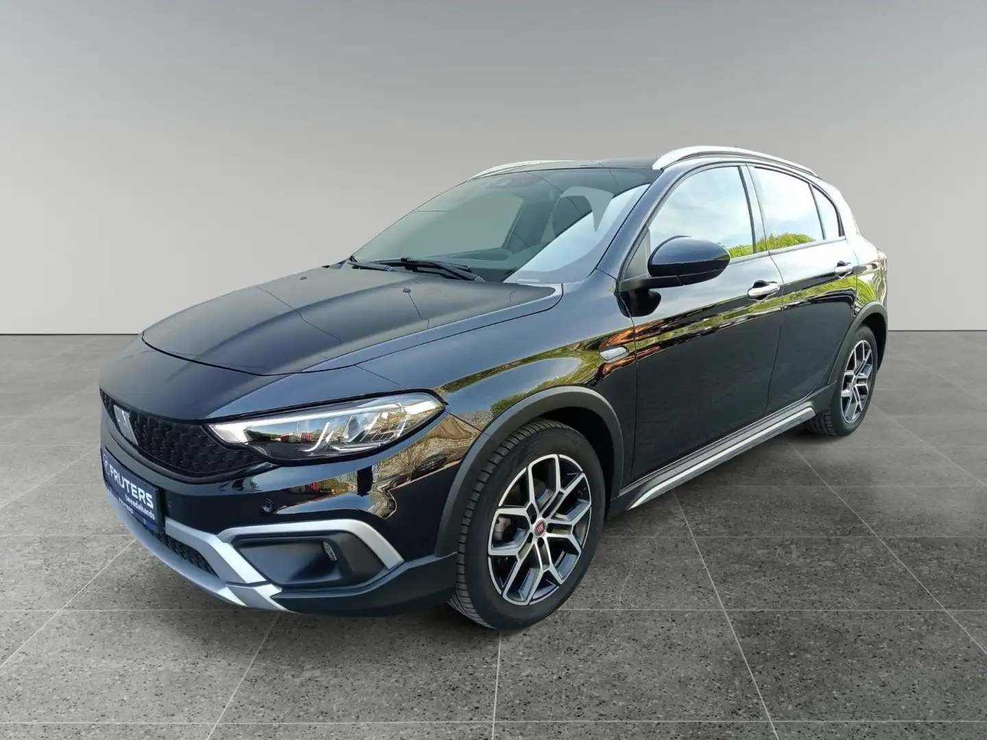 Fiat Tipo Cross 1.0 Benzine MT5 100PK Černá - 1