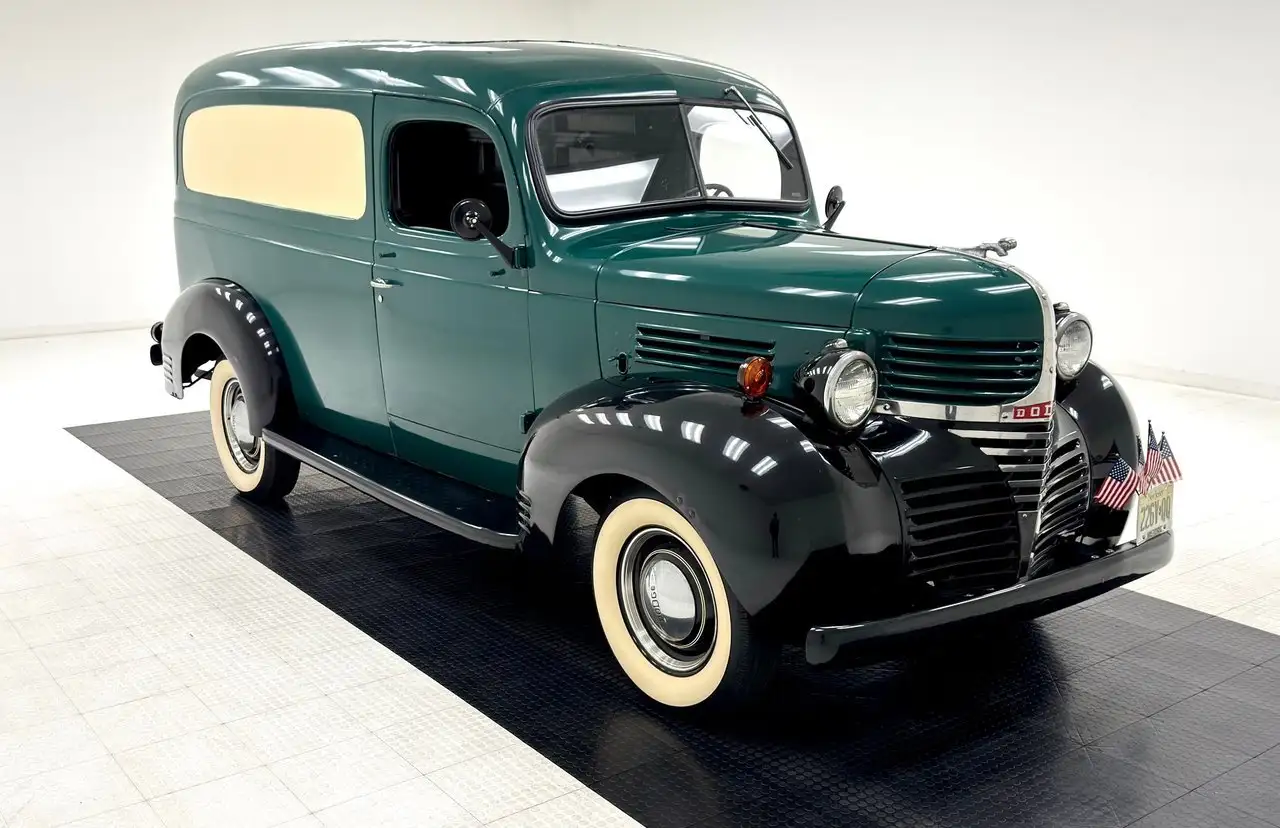 Dodge VC Series 1/2 Ton Panel Truck, foto 4