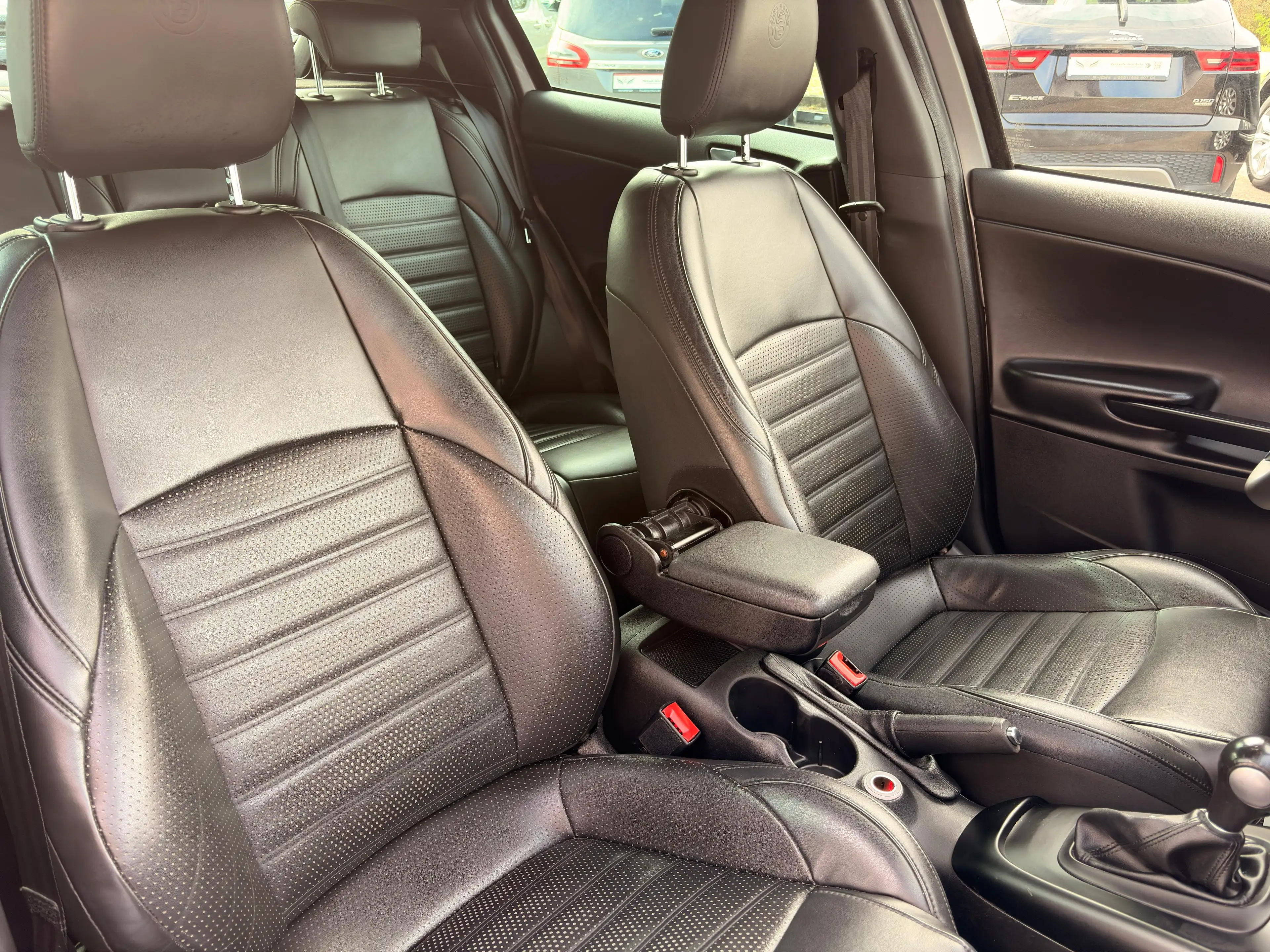 Alfa Romeo Giulietta Sport — photo 11