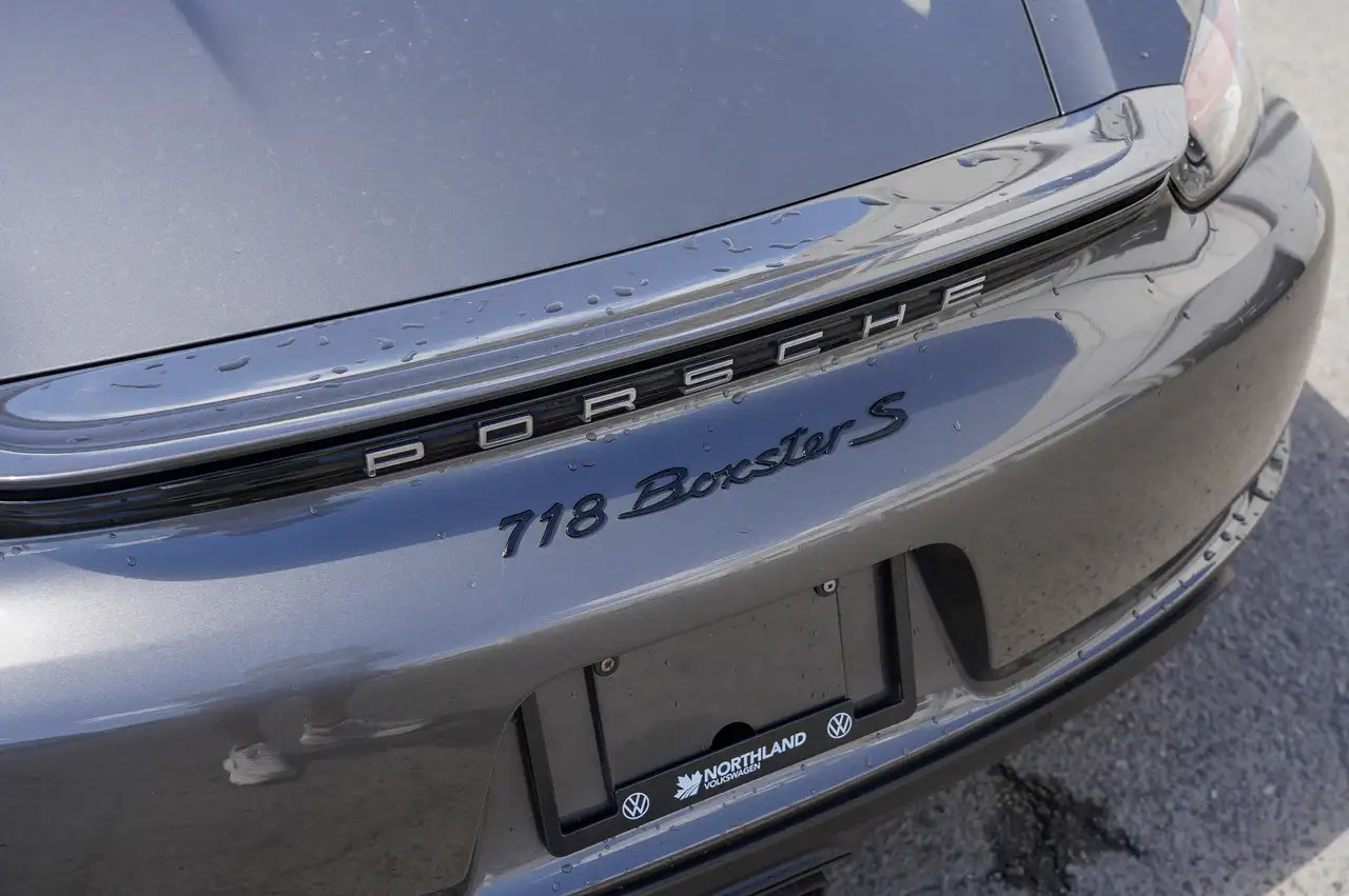 Porsche 718 Boxster снимка Porsche 718 Boxster