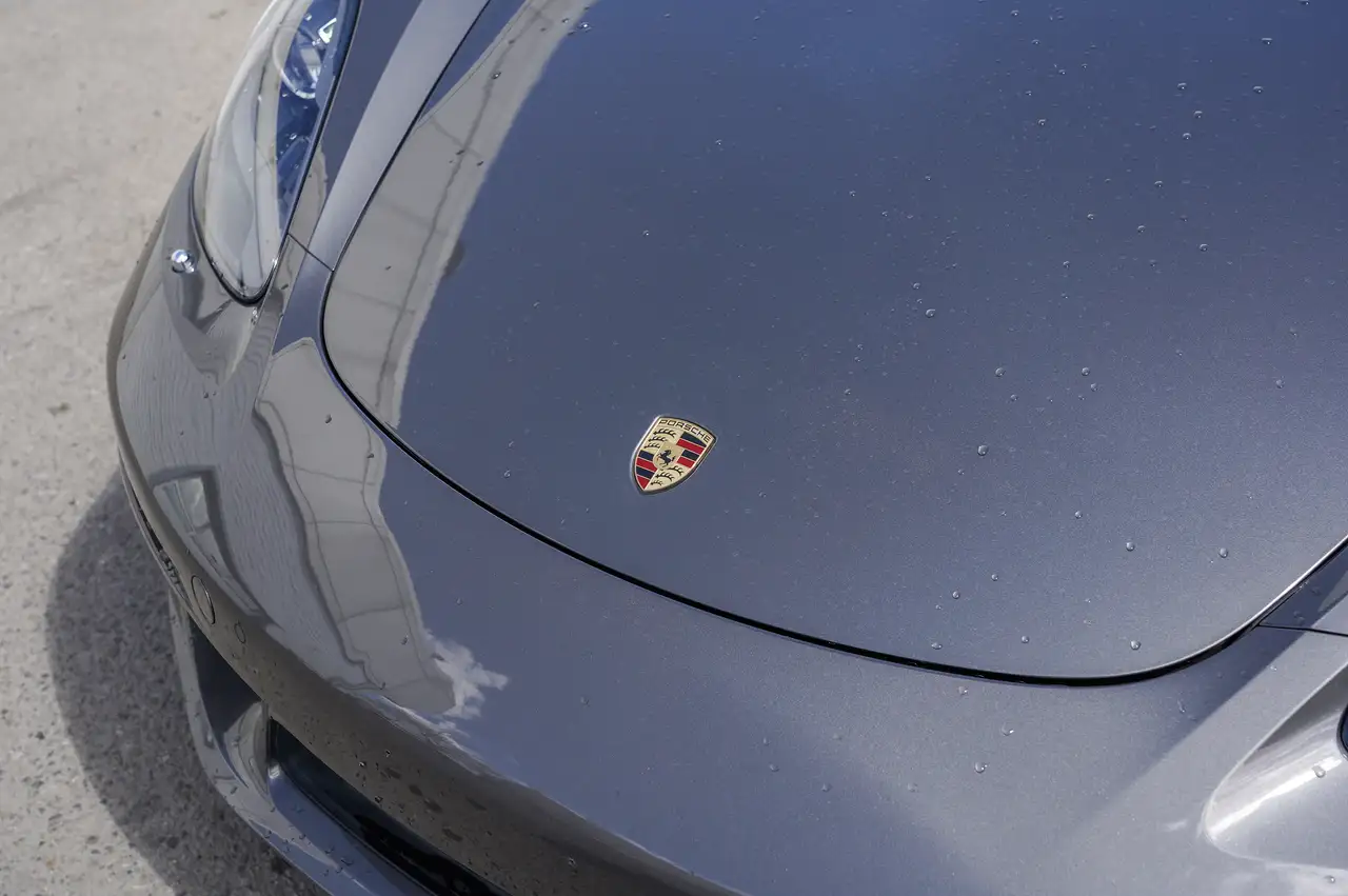 Porsche 718 Boxster снимка Porsche 718 Boxster