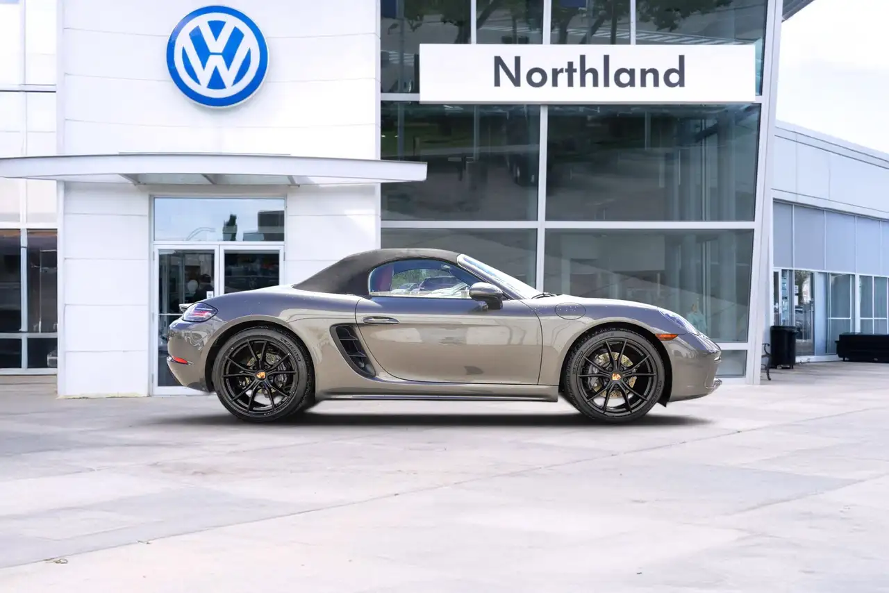 Porsche 718 Boxster снимка Porsche 718 Boxster