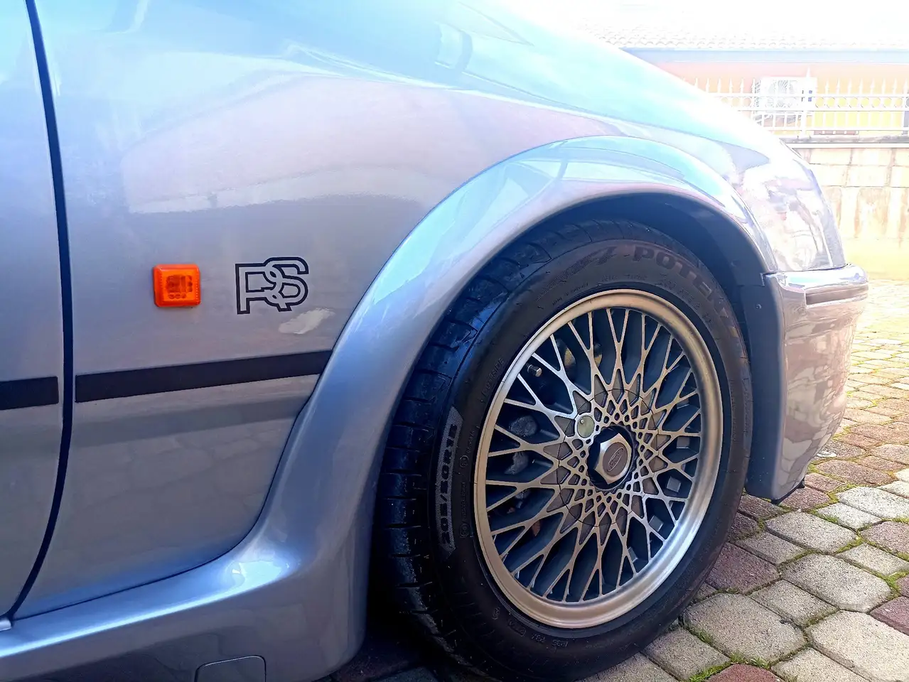 Ford Sierra 3p 2.0 RS Cosworth, foto 3