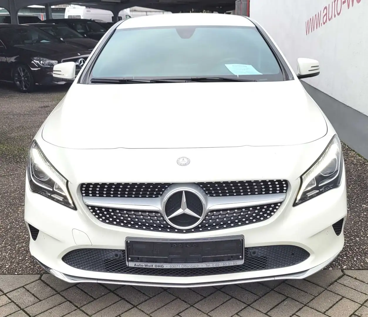 Mercedes-Benz CLA 180 7G-DCT, LED, Navi... Weiß - 2