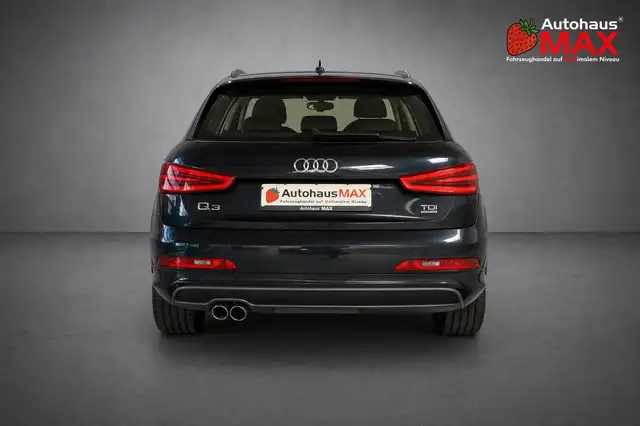 Audi Q3 view 5