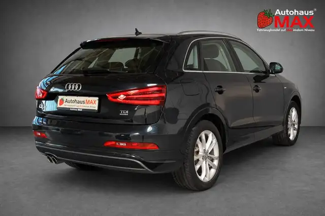 Audi Q3 view 6