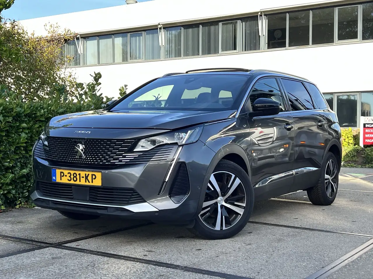 Peugeot 5008