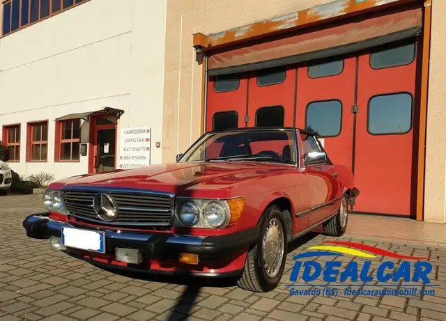 Mercedes-Benz SL 560 versiona America, cambio automatico