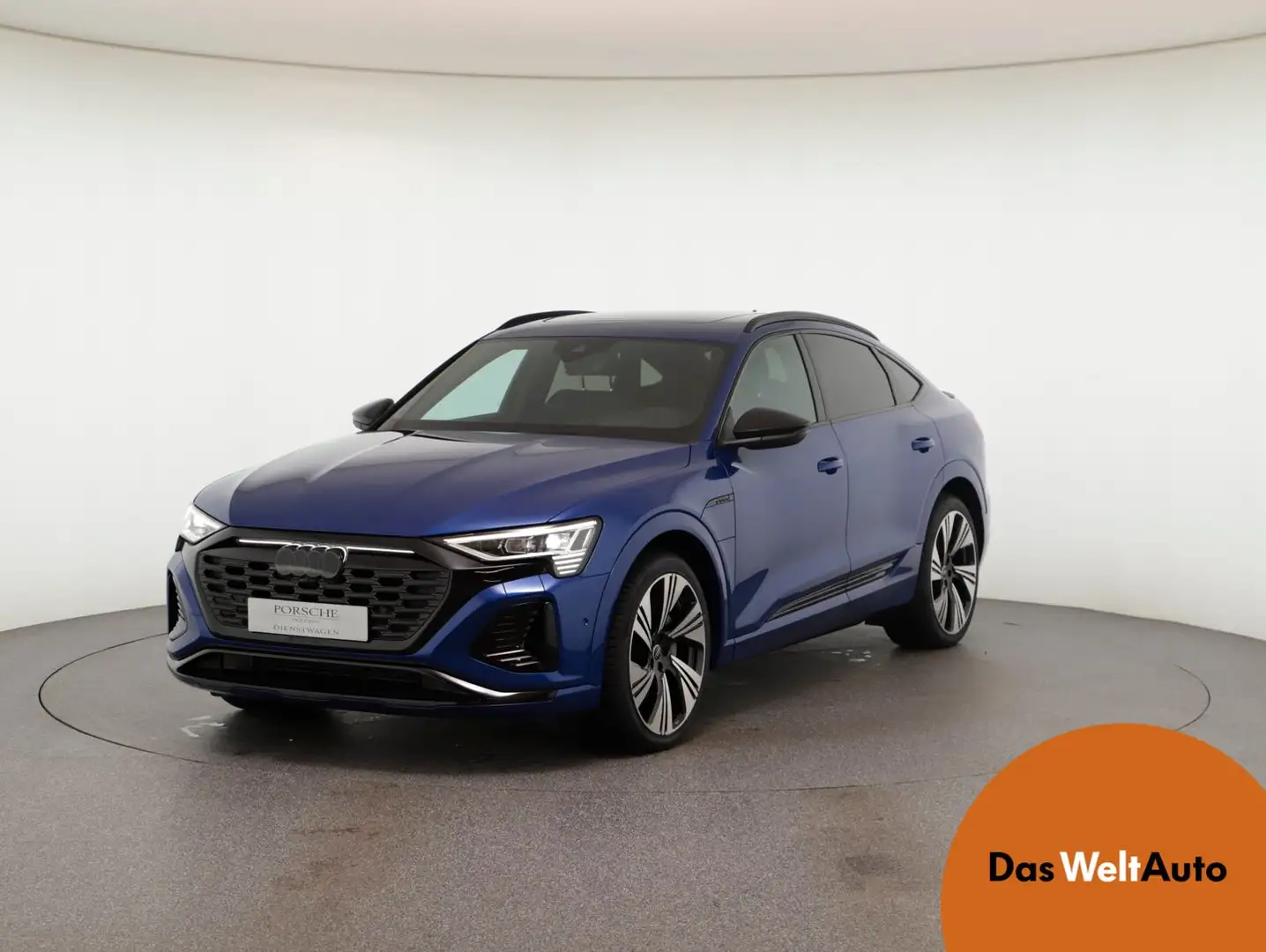 Audi Q8 55 e-tron quattro S line Blau - 1