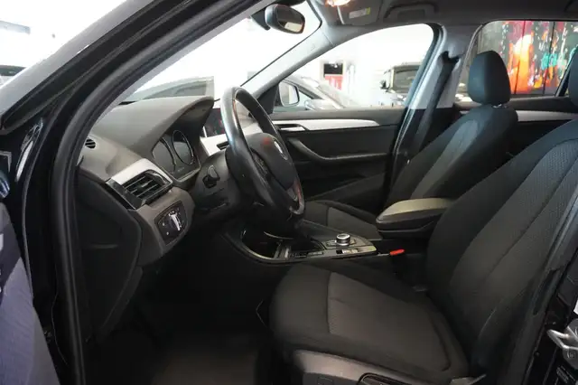 BMW X1 view 8